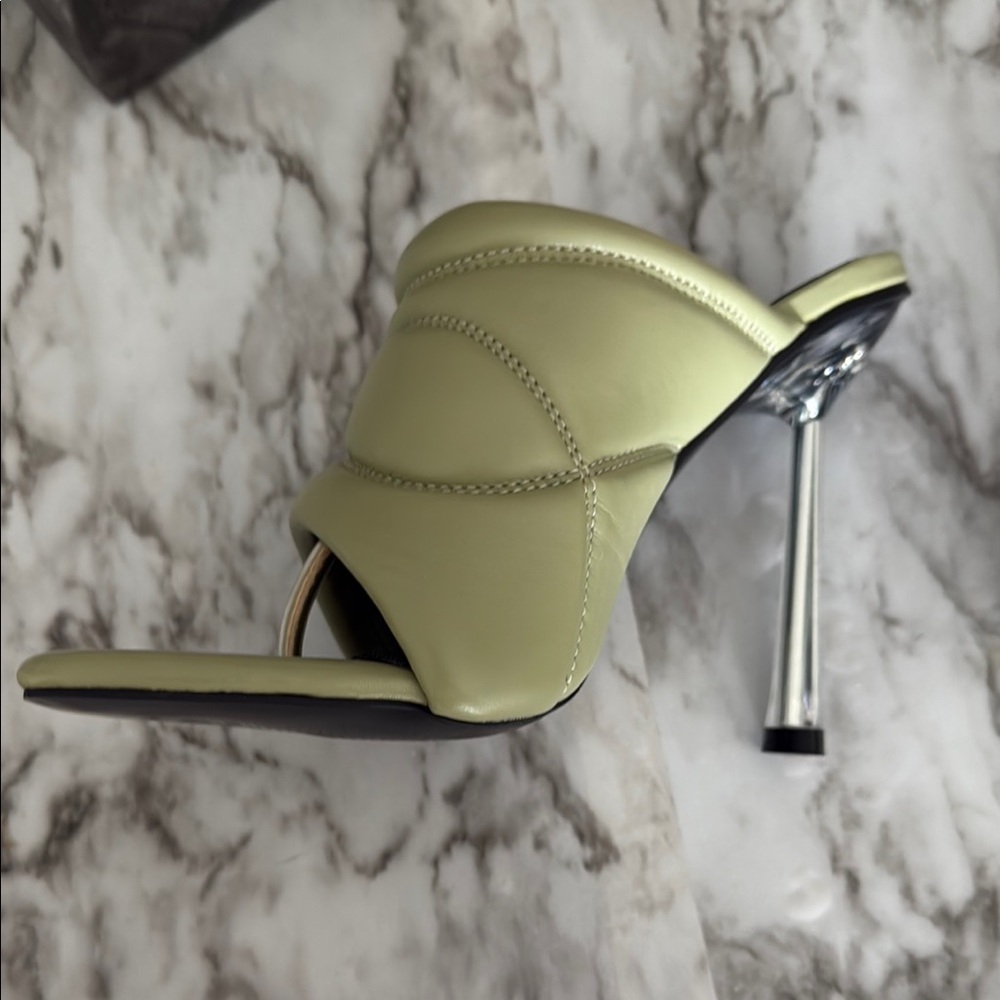 Azalea Wang Posh Khaki Hit the City Sandles Sz 7.5- Viral New Heels retails 109$ - Picture 16 of 17